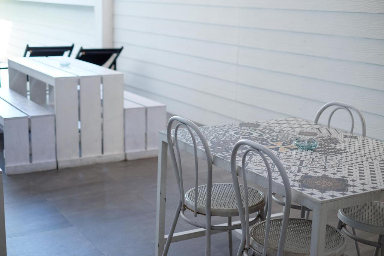 Dip & Doze Living Hostel Canggu Екстериор снимка