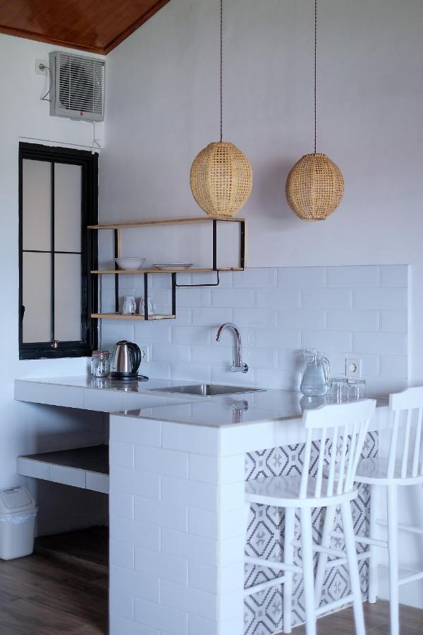 Dip & Doze Living Hostel Canggu Екстериор снимка